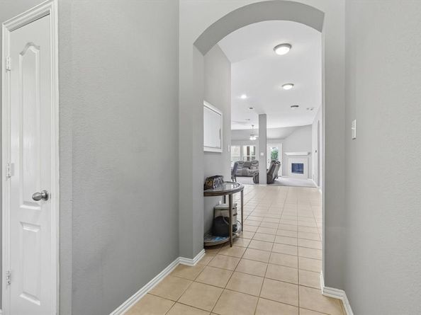 1268  Mountain Air Trail , Fort Worth Texas 76131