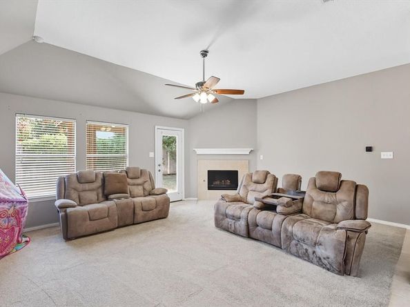 1268  Mountain Air Trail , Fort Worth Texas 76131