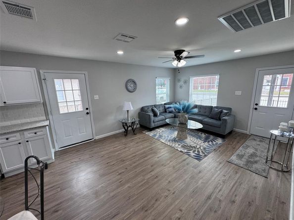 6011 E Grand Avenue , Dallas Texas 75223
