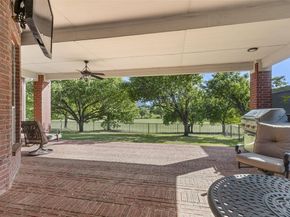 2070  Azalea Trail , Irving Texas 75063