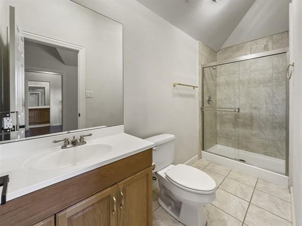 2070  Azalea Trail , Irving Texas 75063
