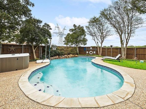 1529  Arrowhead Lane , Carrollton Texas 75007