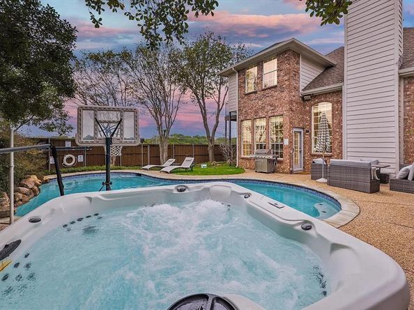 1529  Arrowhead Lane , Carrollton Texas 75007