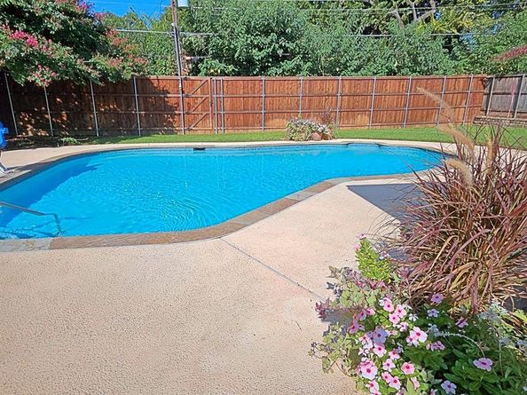 933  Wade Drive , Bedford Texas 76022