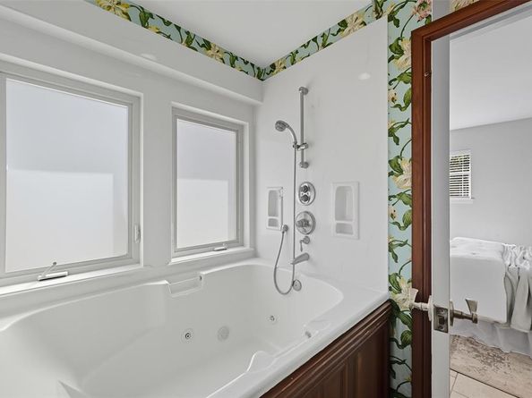 933  Wade Drive , Bedford Texas 76022