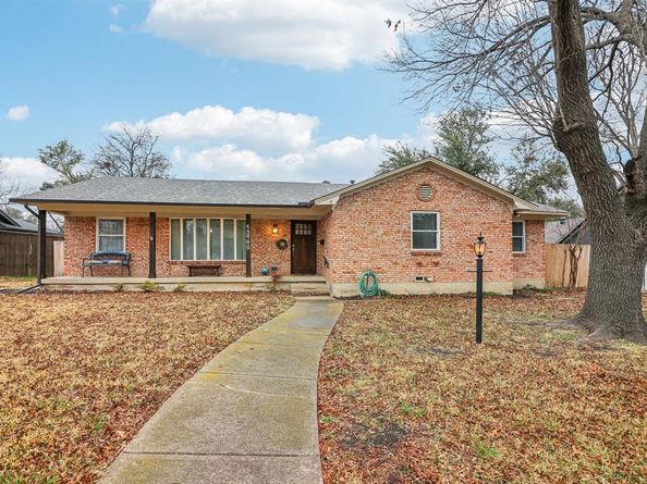 13745  Rolling Hills Lane , Dallas Texas 75240