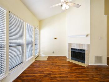 4800 W Lovers Lane 