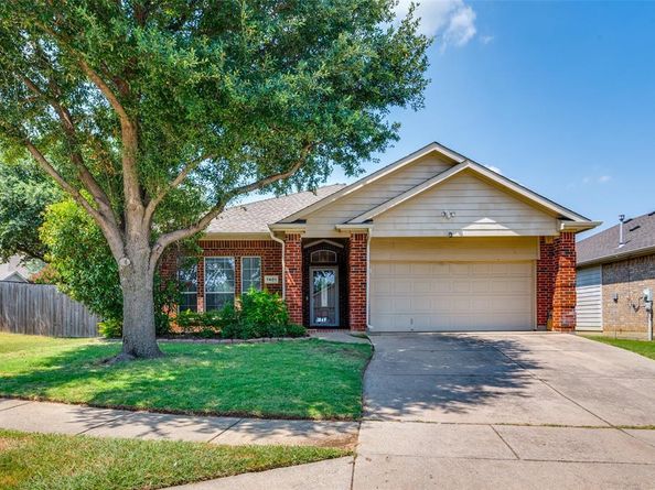 7401  Sunray Drive , Fort Worth Texas 76120