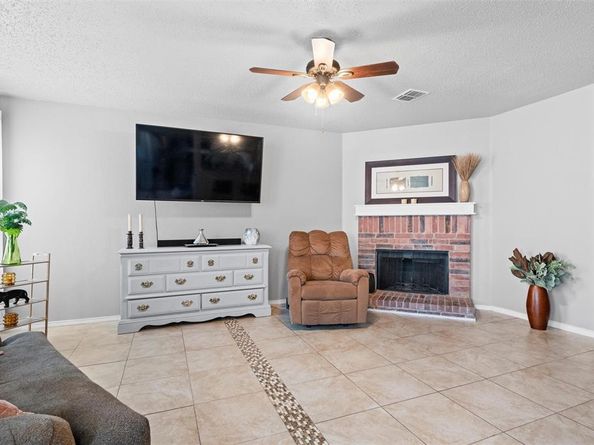 8709  Hunters Creek Drive , Fort Worth Texas 76123