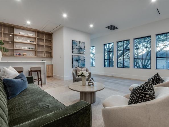 4910 W Hanover Avenue , Dallas Texas 75209
