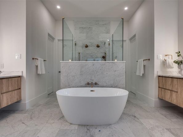 4910 W Hanover Avenue , Dallas Texas 75209