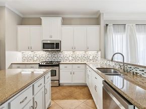 912 S Cesar Chavez Boulevard , Dallas Texas 75201
