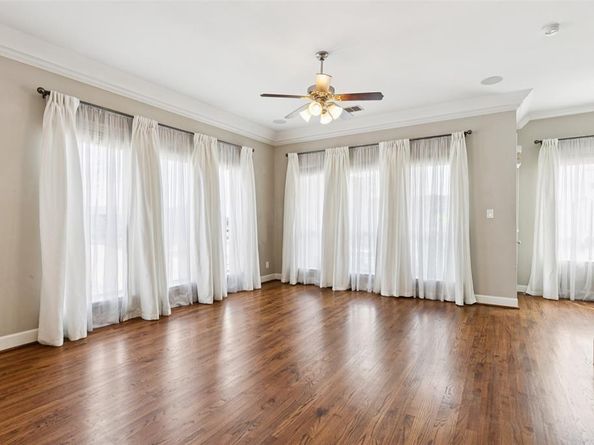 912 S Cesar Chavez Boulevard , Dallas Texas 75201