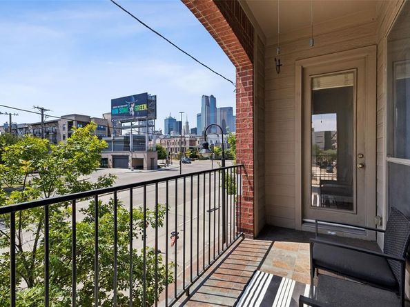 912 S Cesar Chavez Boulevard , Dallas Texas 75201