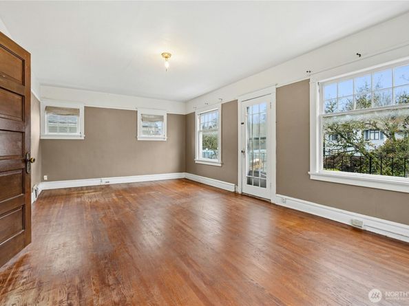 206 32nd Avenue, Seattle WA 98122