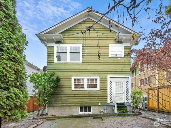 206 32nd Avenue, Seattle WA 98122