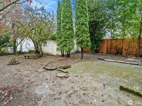 206 32nd Avenue, Seattle WA 98122
