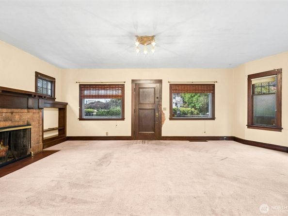 206 32nd Avenue, Seattle WA 98122