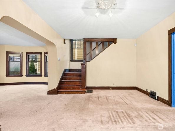 206 32nd Avenue, Seattle WA 98122