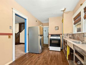 206 32nd Avenue, Seattle WA 98122