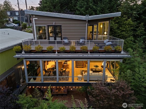4050 34th Avenue S, Seattle WA 98118