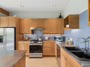 4050 34th Avenue S, Seattle WA 98118