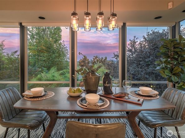 4050 34th Avenue S, Seattle WA 98118