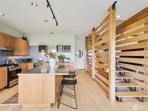 4050 34th Avenue S, Seattle WA 98118