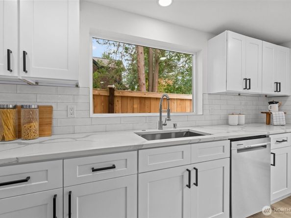 1540 NE 113th Street, Seattle WA 98125