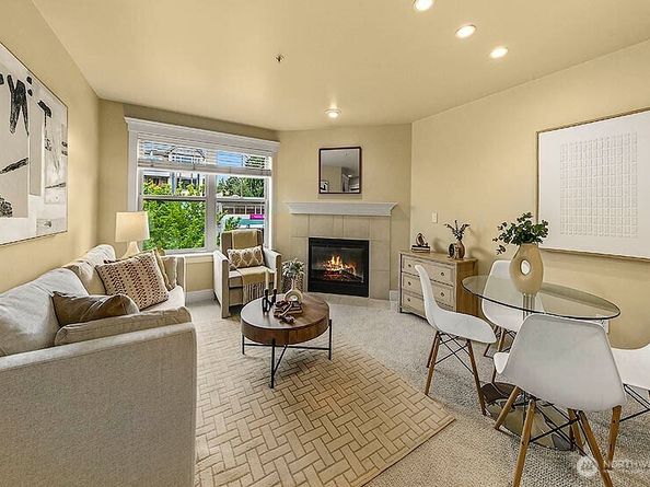 3150 W Government Way 206, Seattle WA 98199