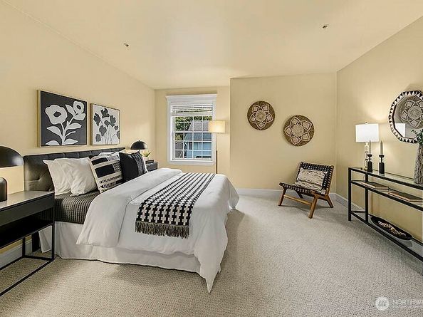 3150 W Government Way 206, Seattle WA 98199