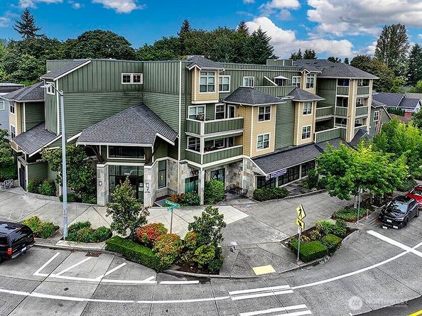 3150 W Government Way 206, Seattle WA 98199