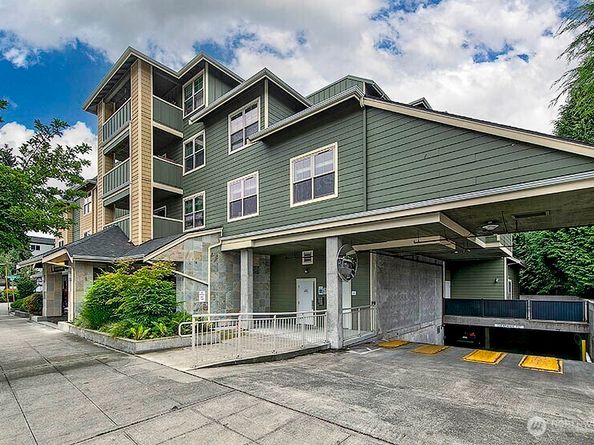 3150 W Government Way 206, Seattle WA 98199