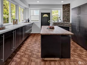 606 10th Ave, Kirkland WA 98033