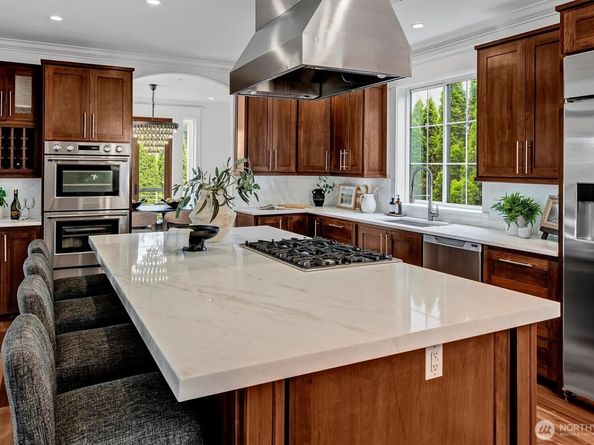 606 10th Ave, Kirkland WA 98033