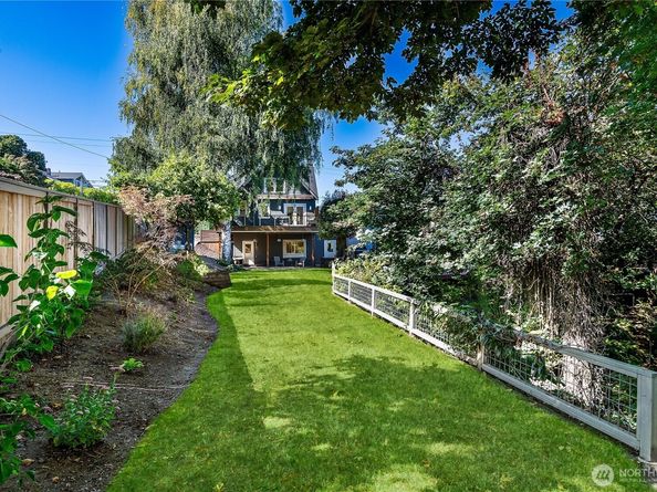 2520 Warren Avenue N, Seattle WA 98109