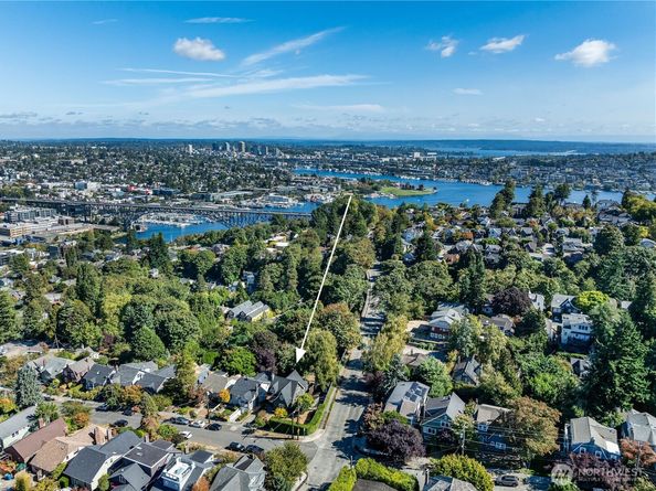 2520 Warren Avenue N, Seattle WA 98109