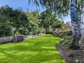 2520 Warren Avenue N, Seattle WA 98109