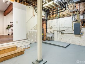 2520 Warren Avenue N, Seattle WA 98109