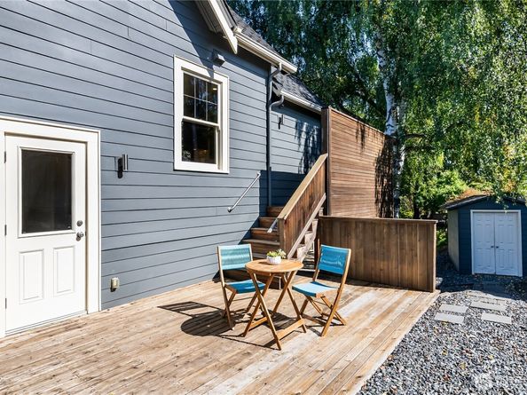 2520 Warren Avenue N, Seattle WA 98109