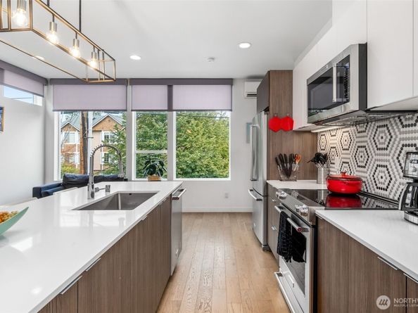 9045 Mary Avenue NW D, Seattle WA 98117