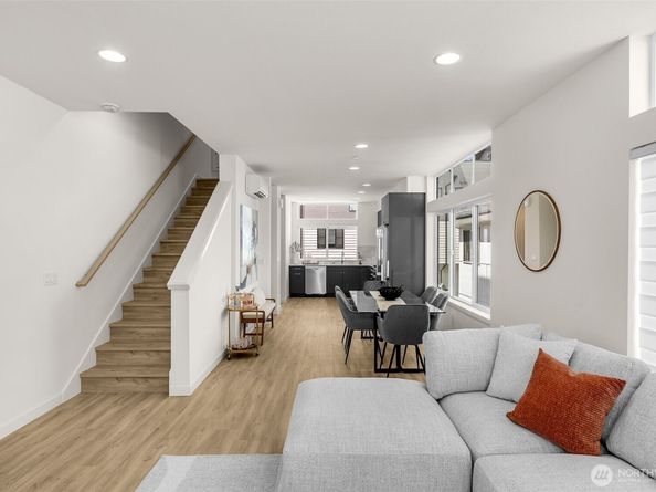 8337 D 12th Avenue NW, Seattle WA 98117