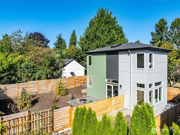 12037 C Fremont Avenue N 3, Seattle WA 98133