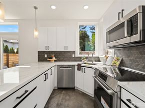 12037 C Fremont Avenue N 3, Seattle WA 98133
