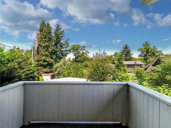 1714 E Highland Drive 1714, Seattle WA 98112