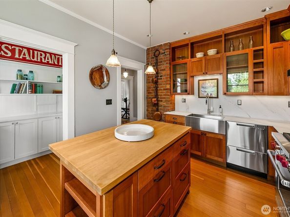 1714 E Highland Drive 1714, Seattle WA 98112