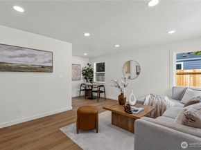 9733 Evanston Avenue N, Seattle WA 98103