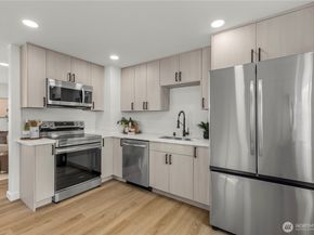 9733 Evanston Avenue N, Seattle WA 98103