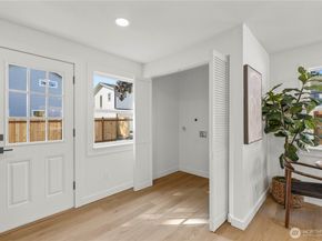 9733 Evanston Avenue N, Seattle WA 98103