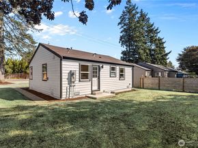9733 Evanston Avenue N, Seattle WA 98103